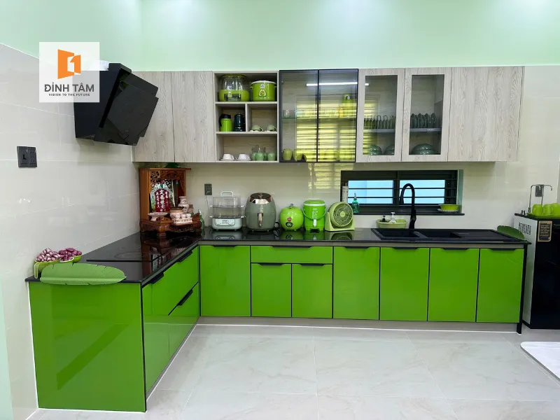 Cửa bếp nhôm tone xanh lá
